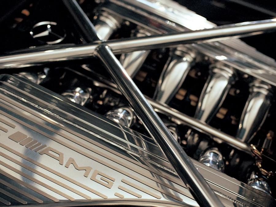 Моторный отсек Pagani Zonda Roadster F 2006 года  (фото 12 из 51)